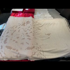 Cartier 100% cashmere brand new46”by 71” throw blanket wrap camel color w/fringe